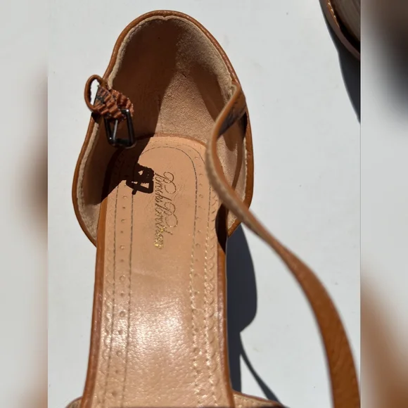 Brooks Brothers Tan Leather Wedge Sandals - Picture 5 of 6